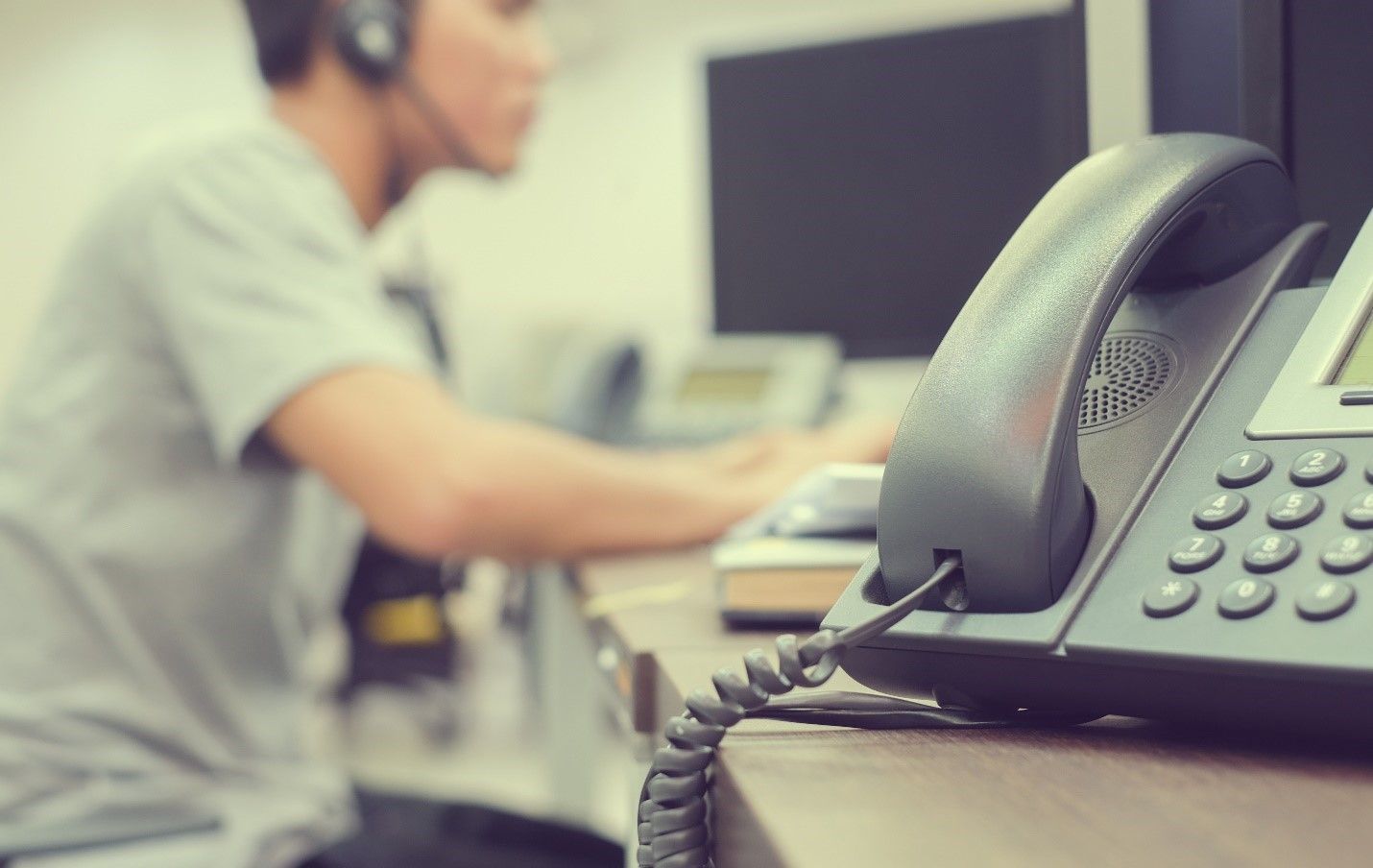 VoIP Systems: know the pros and cons before switching over