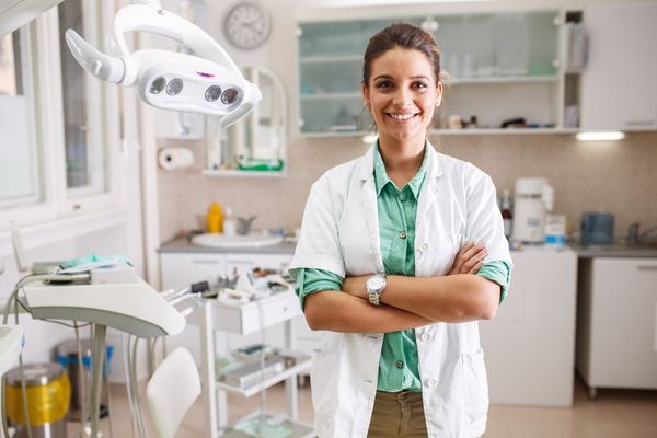 Why a message on hold program for your dental group makes sense