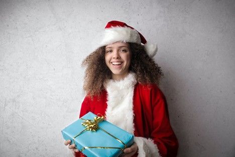 5 ideas for how you can spread holiday cheer as a business